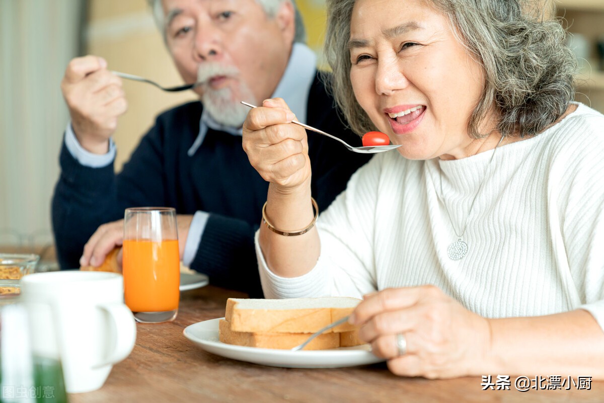 建议中老年人少吃米饭和馒头,中老年最好少吃馒头