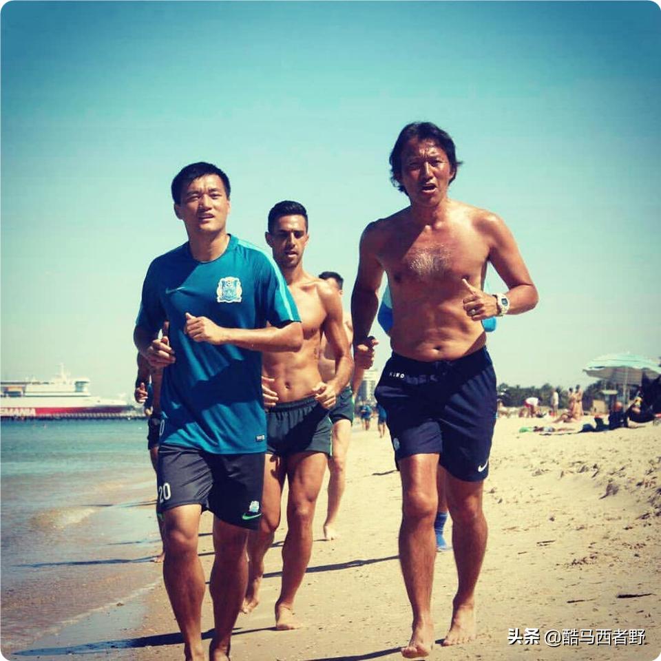 中国足球球员跟外国球员差在哪,中国足球差还是篮球差