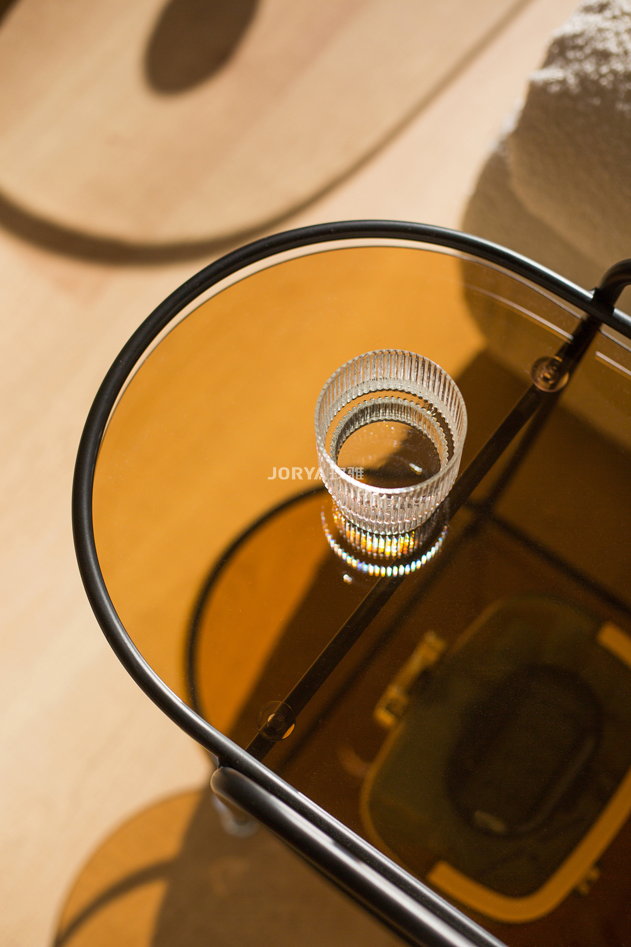 斜坡造型吊顶,斜坡屋顶木板吊顶