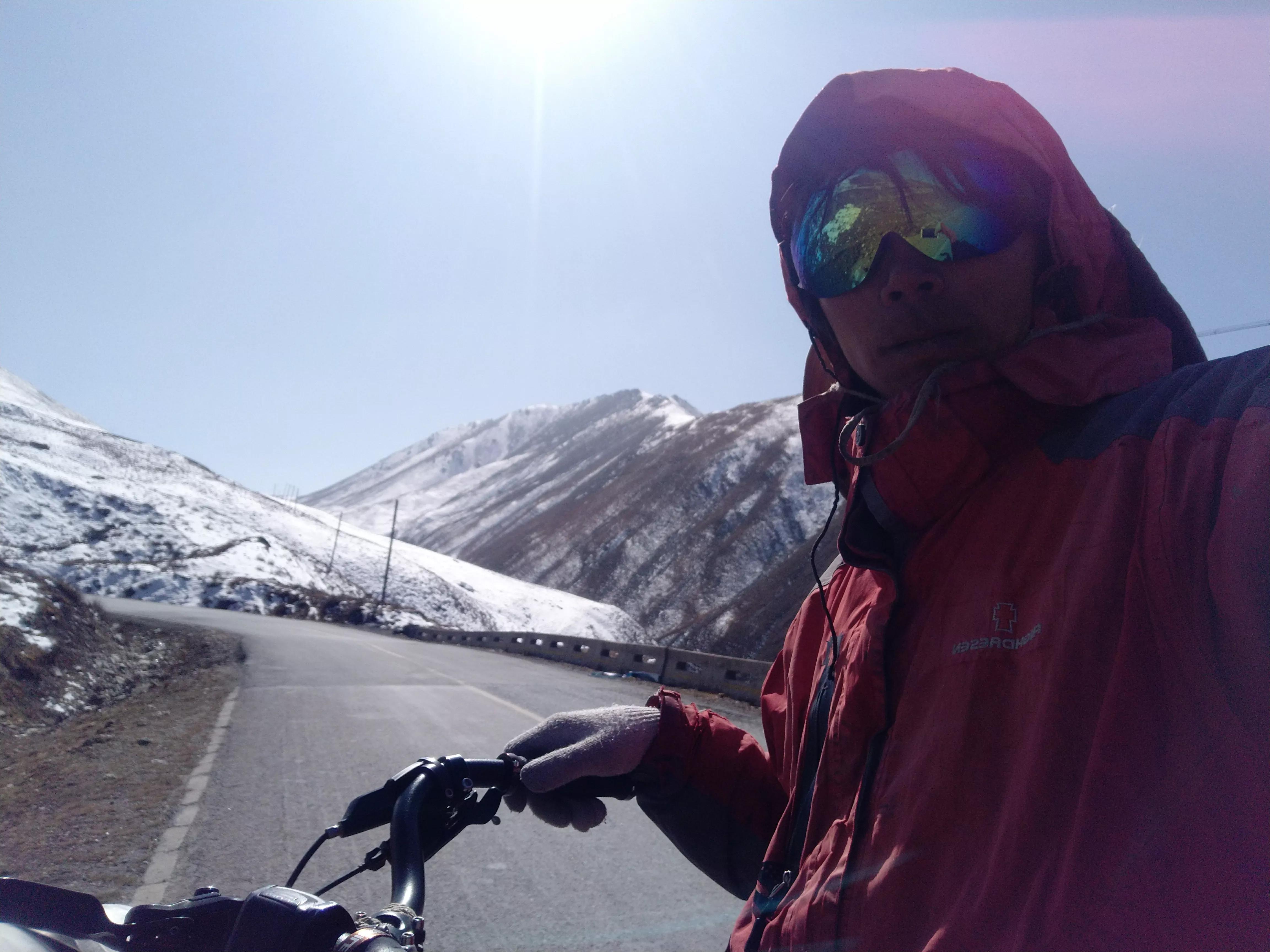 从甘肃翻越祁连山到青海,从肃北到青海沿途风景