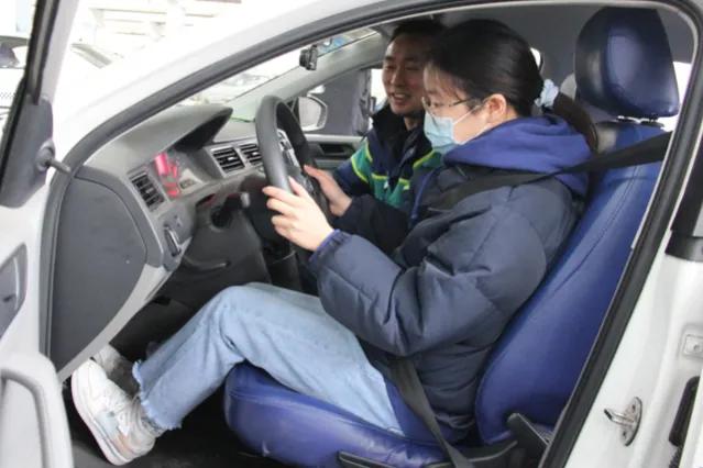 高三考驾照的最佳时间,高考考驾照好还是大学期间考好