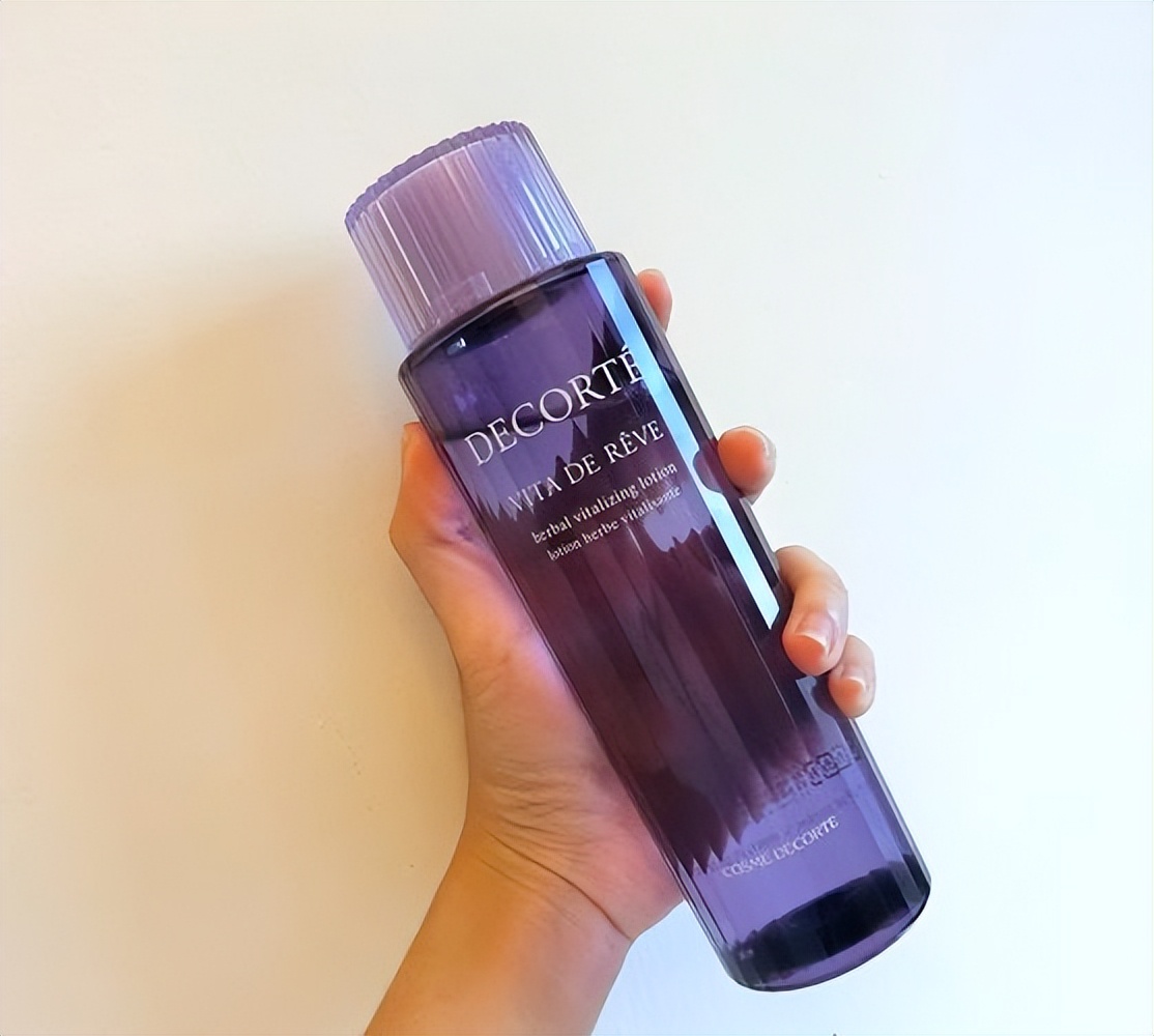 给你介绍一款平民又好用的护肤品,什么牌子的护肤品人气比较高