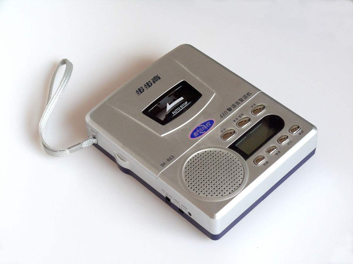 耳机和音箱哪个音效好,hifi耳机声音放最大断断续续