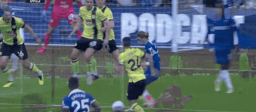 50分钟11打10！2-1到2-2英超9.4亿豪门被倒数第二耻辱逼平