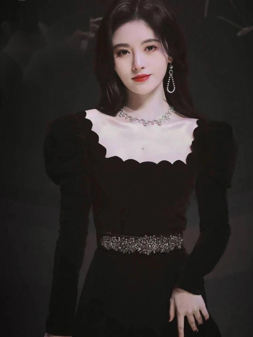 鞠婧祎赵丽颖角色混剪,鞠婧祎和赵丽颖的合拍视频