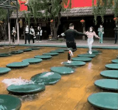 女朋友平胸是什么心理,女生平胸如何安慰