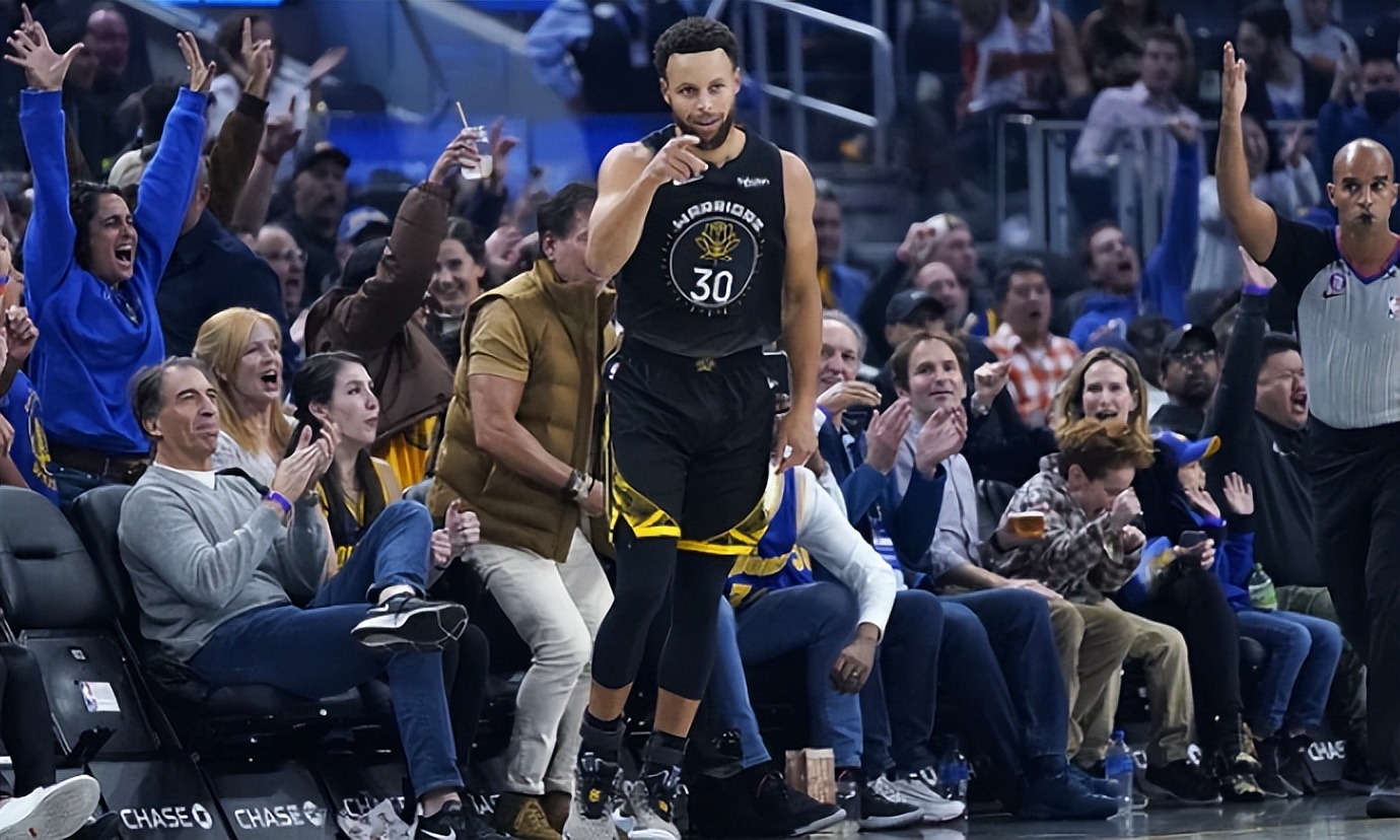 库里狂胜勇士30分,库里狂砍53分勇士胜掘金