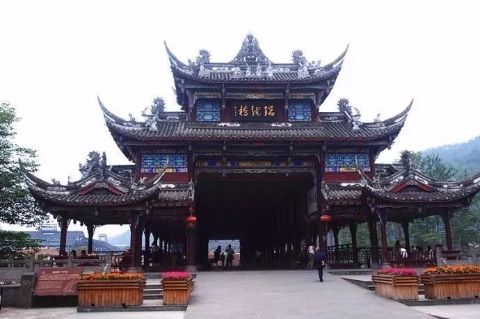 拜水都江堰问道青城山是诗词吗,拜水都江堰问道青城山完整版