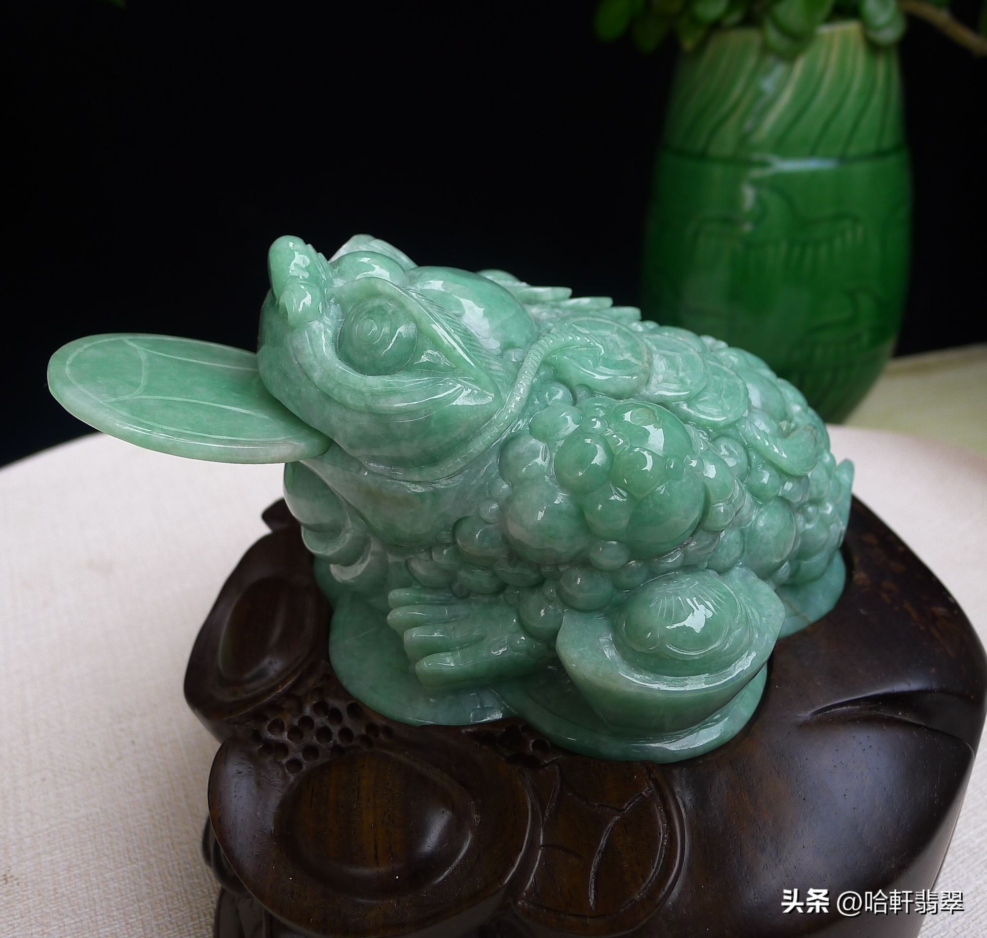 办公室翡翠摆件效果图,适合办公室摆放的翡翠摆件