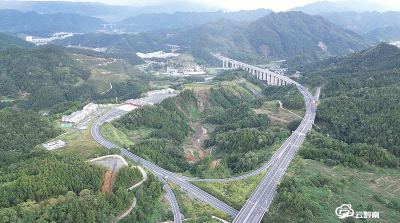 万桥飞架托起贵州发展坦途,贵州万桥飞架图片