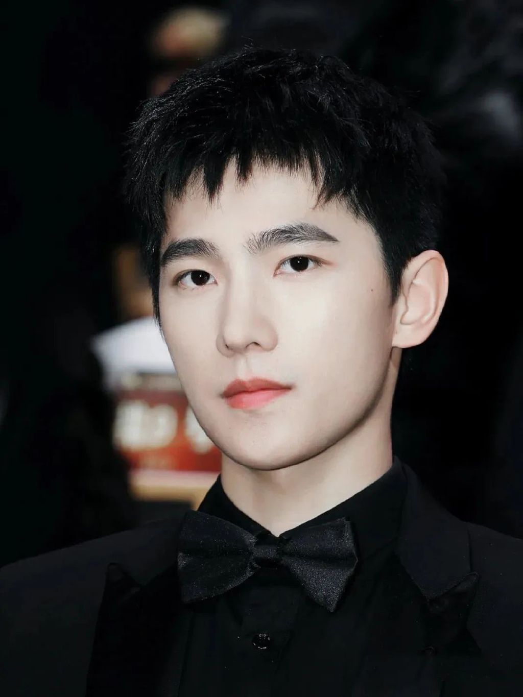 男士头发稀少适合剪什么发型,35到40岁的男士发型怎么剪