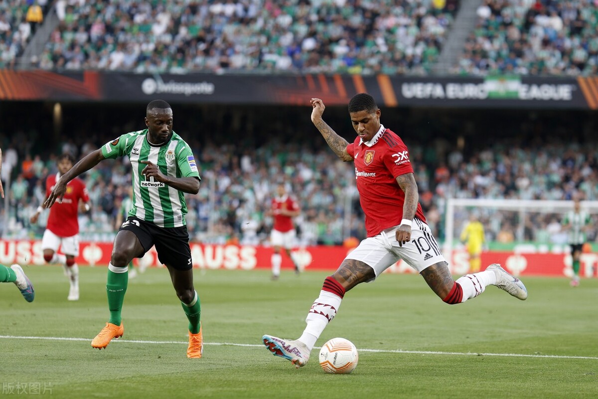 英超阿森纳1-2遭埃弗顿补时绝杀,足球史上大逆转阿森纳