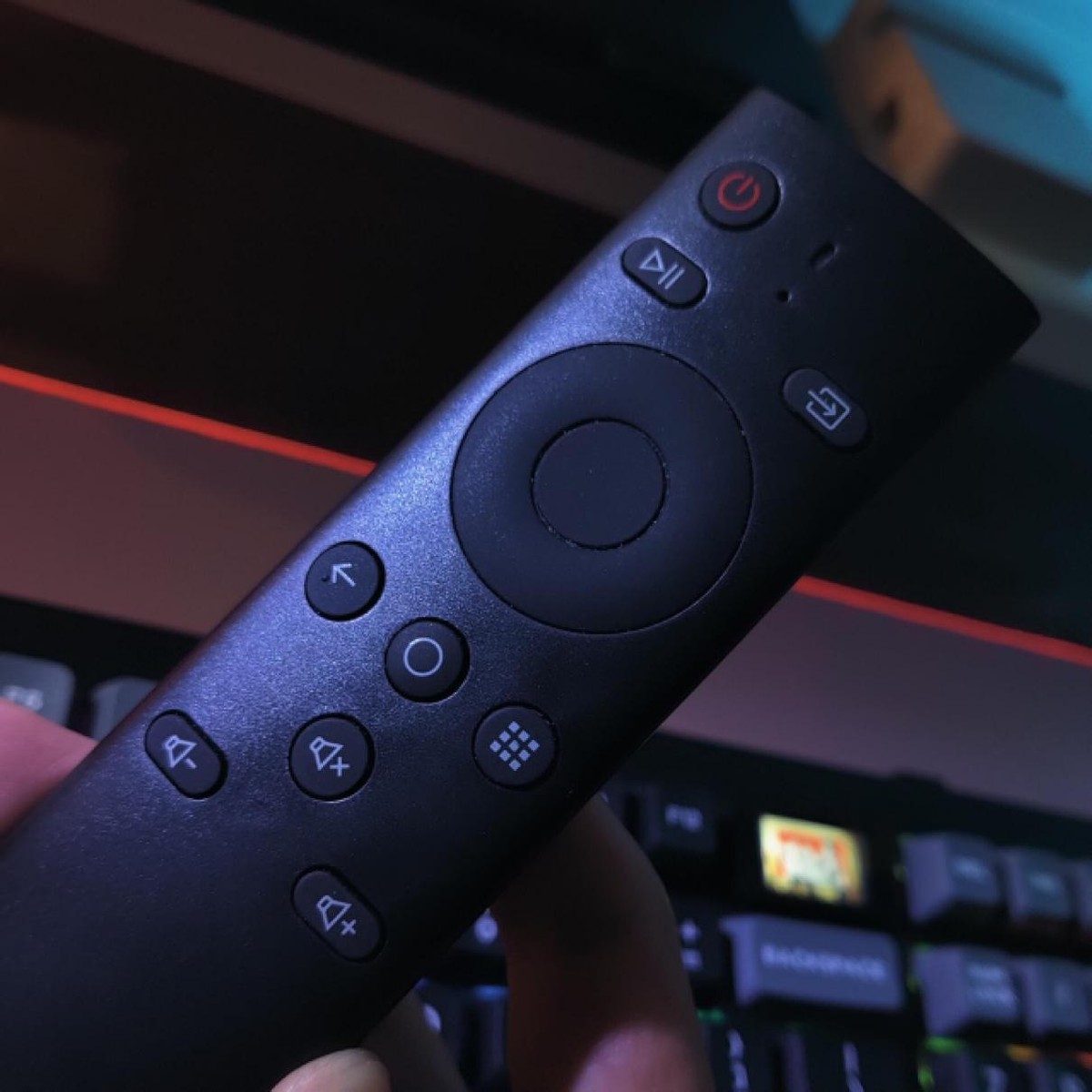 是显示器更是电视机，深度评测元创师icustom28H24k智慧显示器