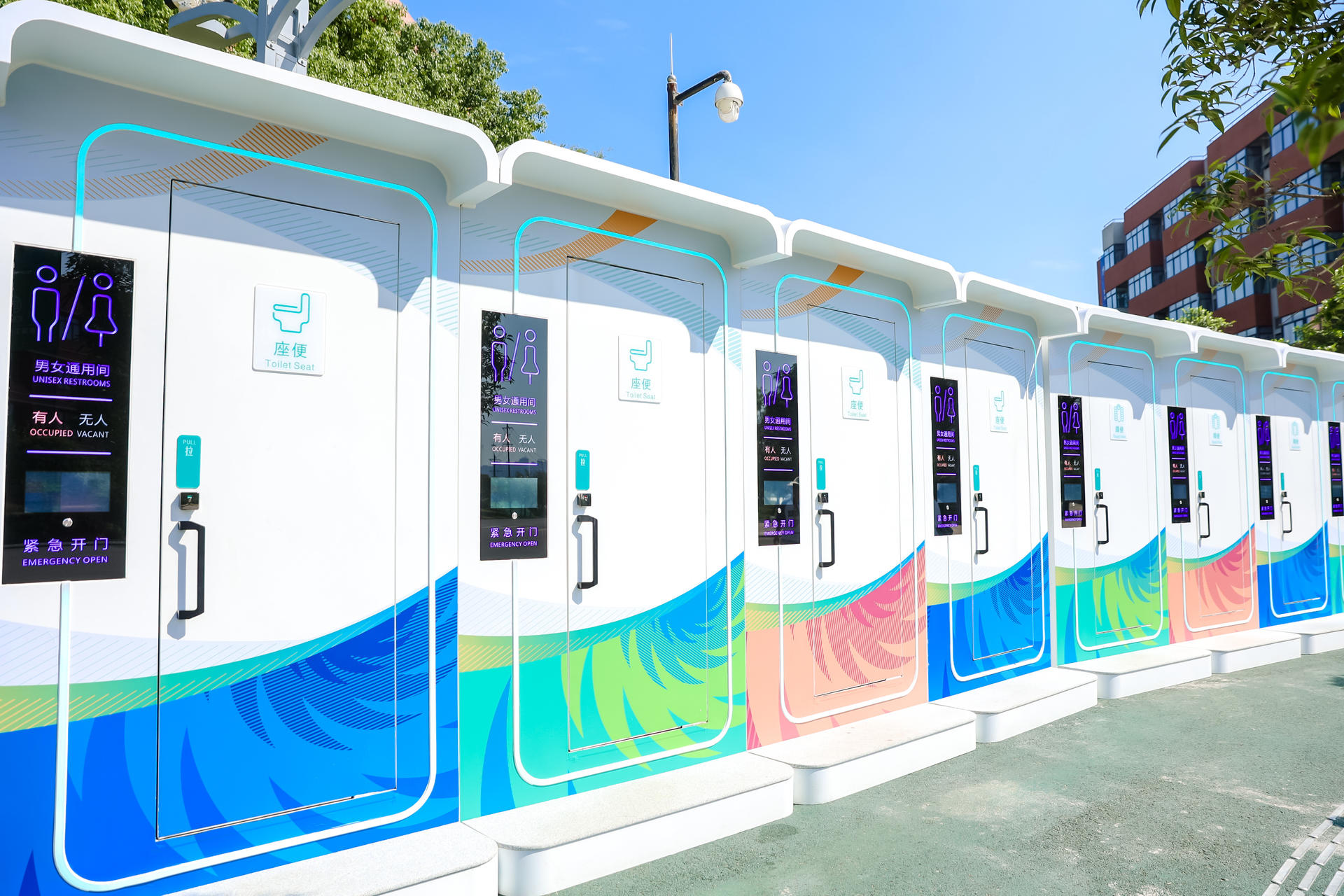 大运惠民市民体验官走进大运村点赞“心”科技