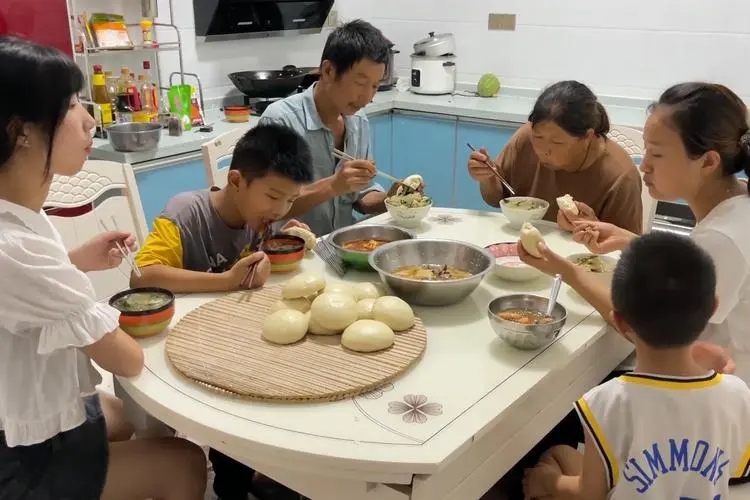 “我不会结婚”北京理工女大学生语出惊人：穷人生孩子是不负责任