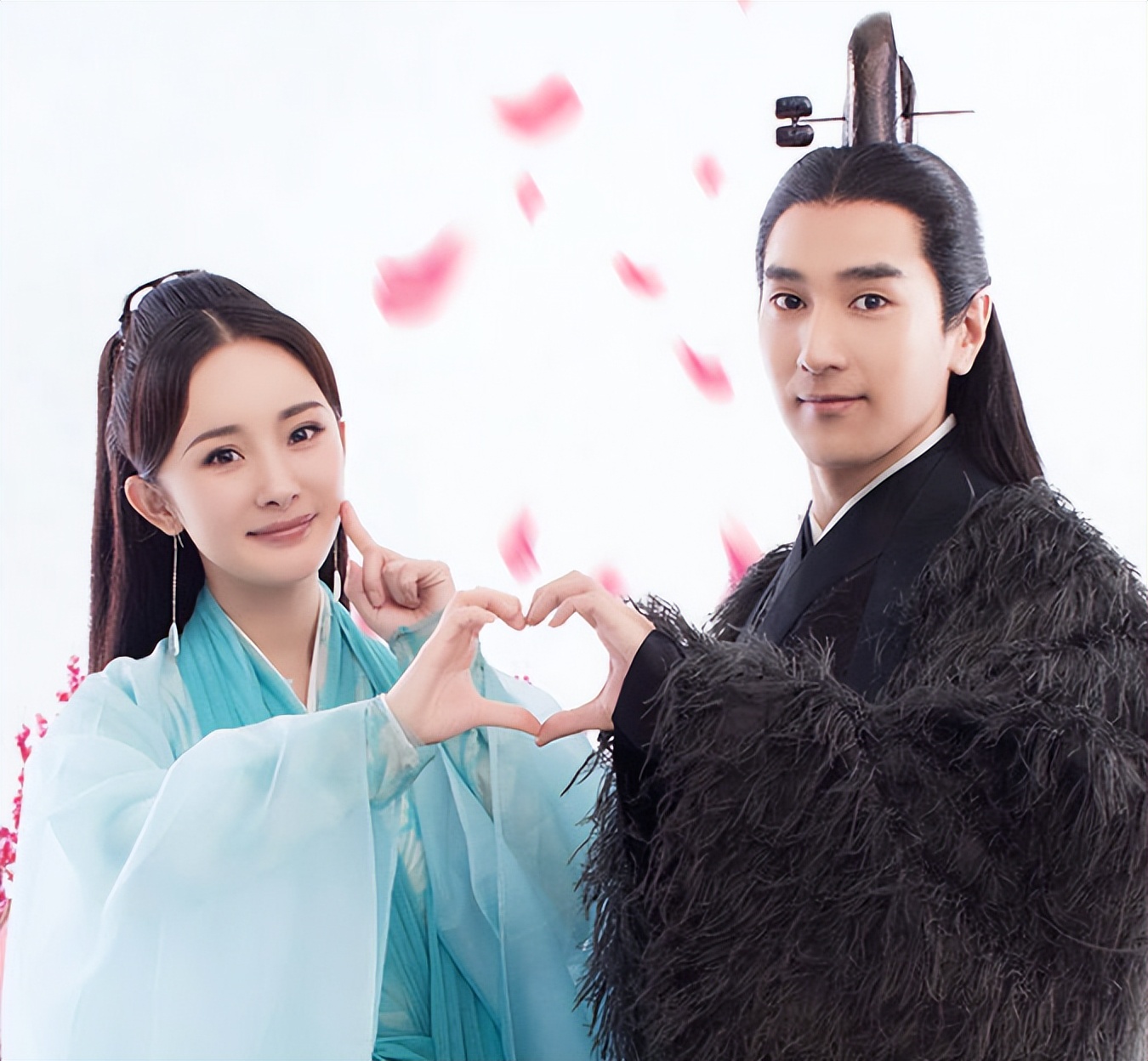 古装仙侠剧女主被男主刺,女主坠崖遇到遍体鳞伤的男主