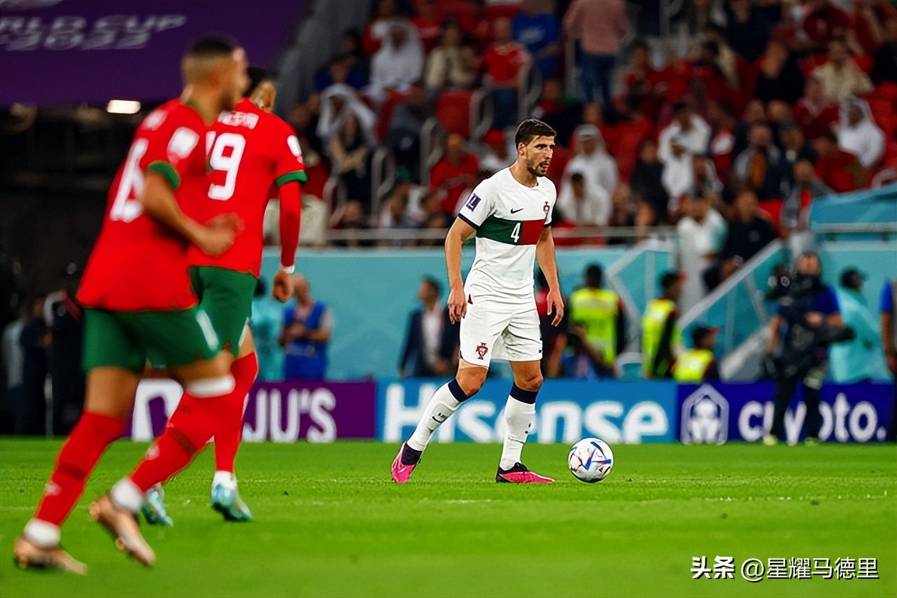 c罗是痛哭告别世界杯还是笑的,c罗告别世界杯捂脸痛哭视频