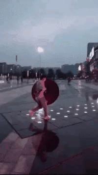 每日一笑：看多了足球比赛就没意思了，来一场不一样的比赛吧