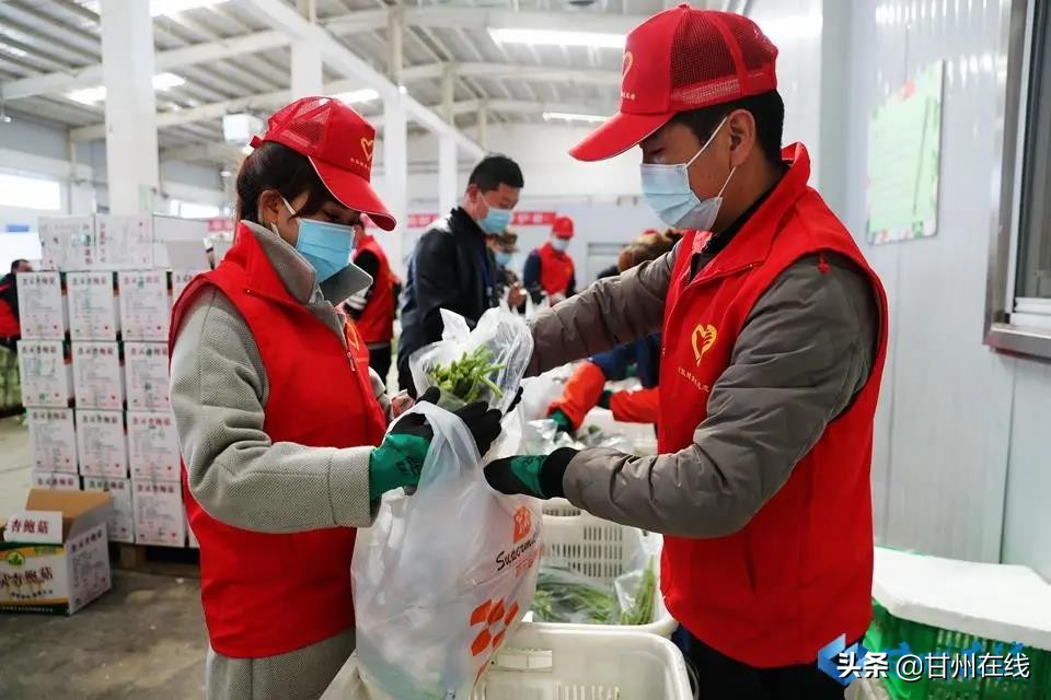 志愿红点亮城市文明之光,志愿红温暖居民心