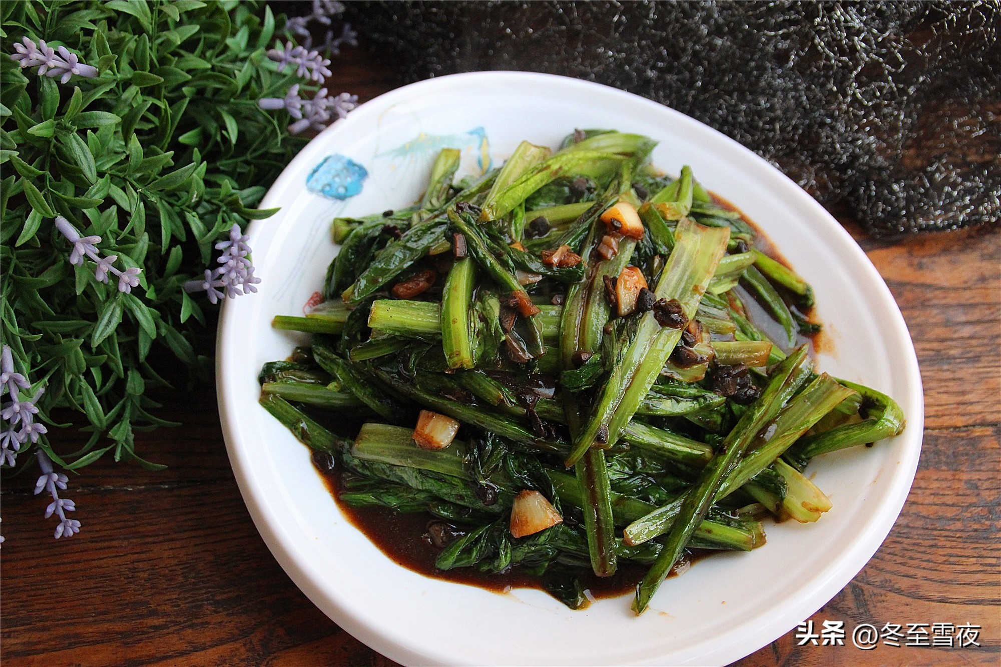 油麦菜和什么搭配炒最好吃,油麦菜跟什么炒最好吃又营养