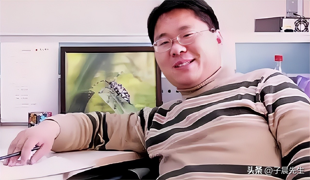 他装疯卖傻几十年完整版,记者装疯卖傻卧底黑砖窑