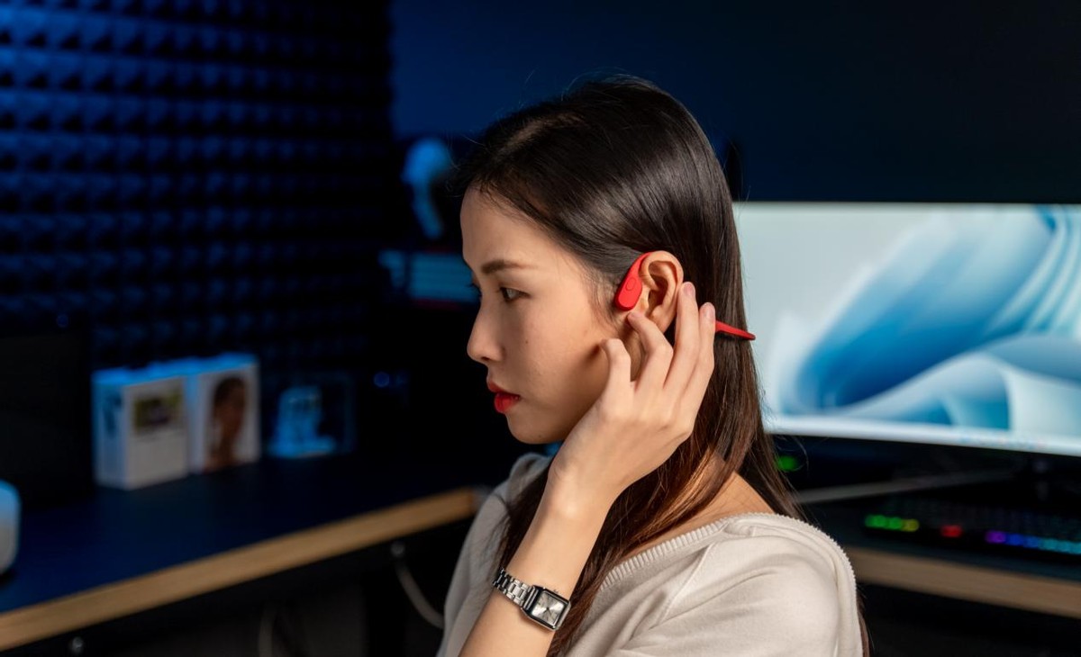 长时间戴耳机耳朵疼用什么滴耳液,长时间戴耳机护耳神器