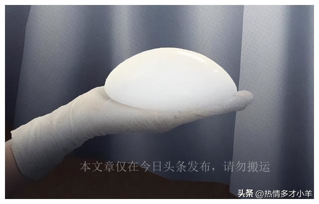 人类“隆胸”发展史:第一批“隆胸”的女人,后来都怎么样了?