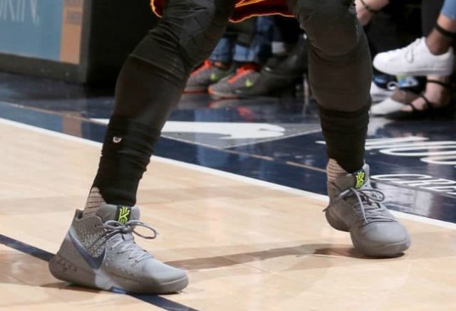 凯里欧文穿过哪些球衣,欧文踩凯尔特人logo穿的什么球鞋