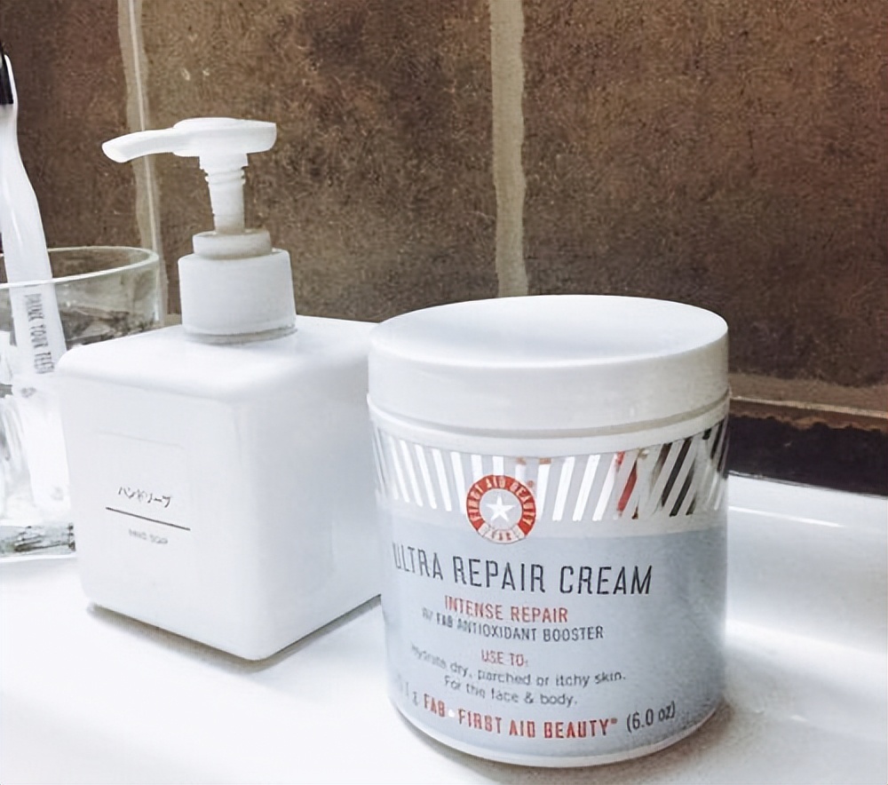 补水保湿面霜哪款比较好,哪个牌子的面霜保湿补水最好