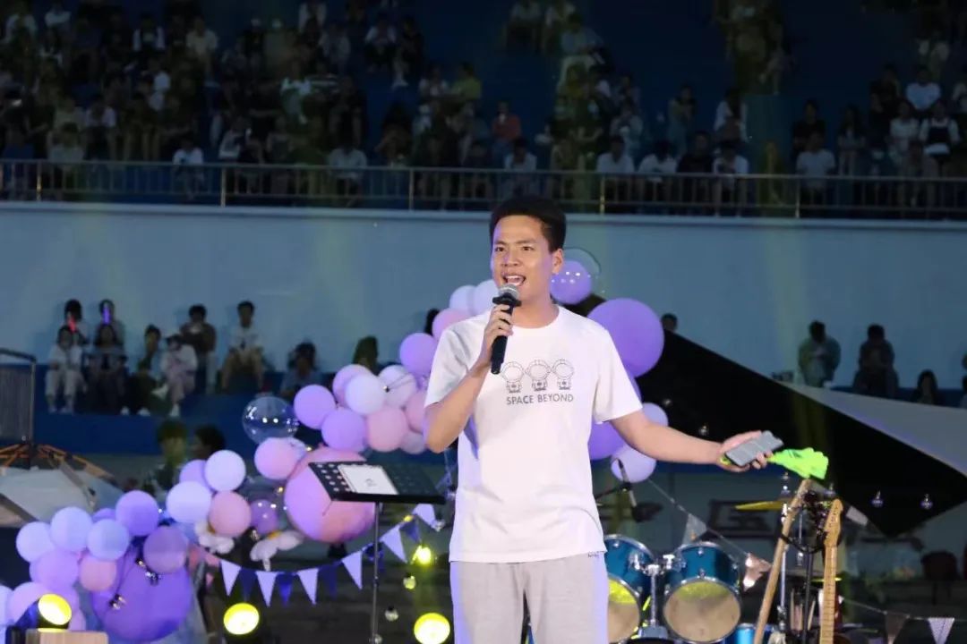 河南大学音乐节,河南科技大学草坪音乐节完整版