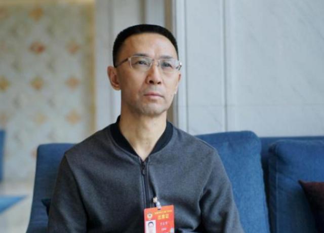 央视女主持海霞嫁大11岁教授,央视女主持海霞现如今过得怎么样