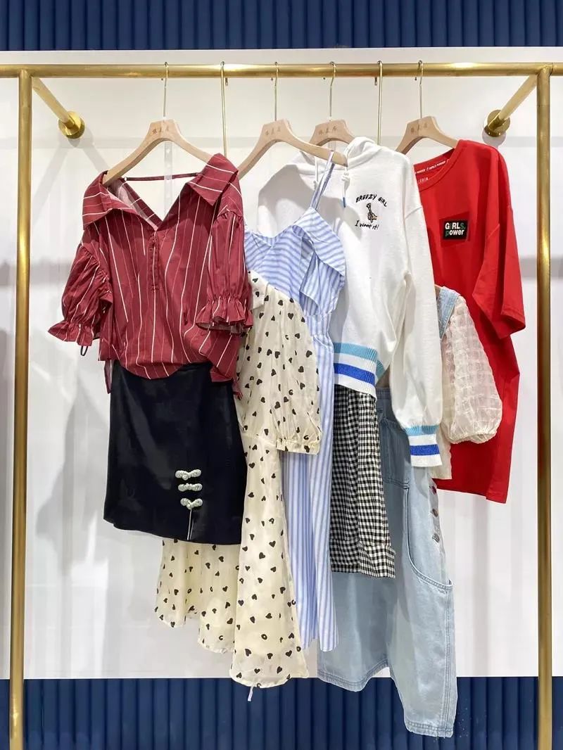 乐町女装最新款裙子,秋冬季新款连衣裙乐町