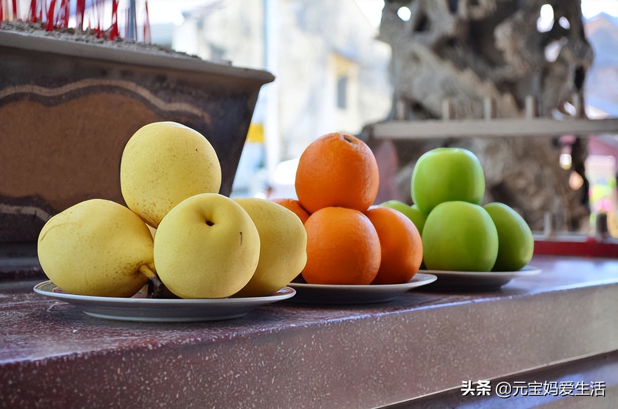 上坟祭祀一般拿几样供品,上坟后的供品可以带走吗