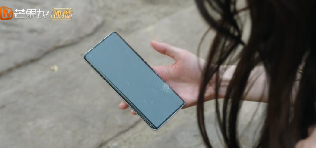 刘亦菲公开恋情后亮相,刘亦菲恋情网友爆料