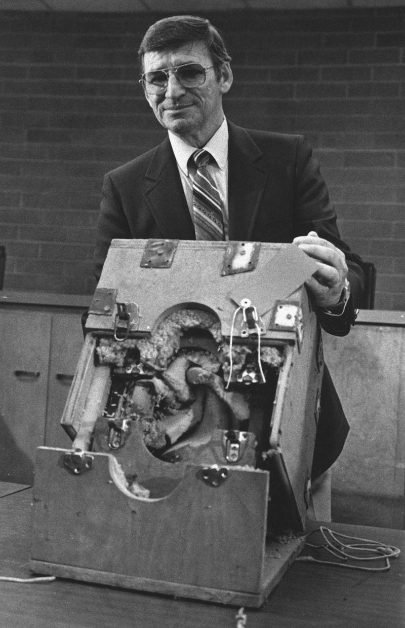 12岁美国女孩被杀害,美国十七岁少女杀人案