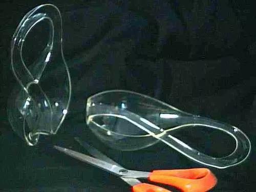 克莱因瓶四维空间图,克莱因瓶只能在四维空间里吗