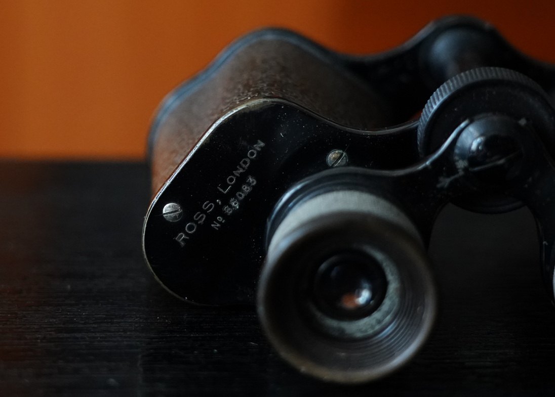 战争时期的老式军用望远镜,战争年代的18倍望远镜