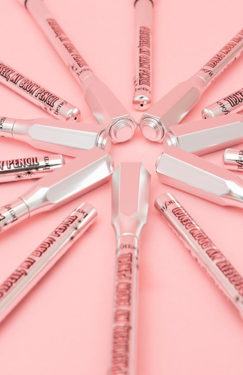 甜蜜加“贝”Benefit贝玲妃甄选多重情人节单品,演绎心动时刻