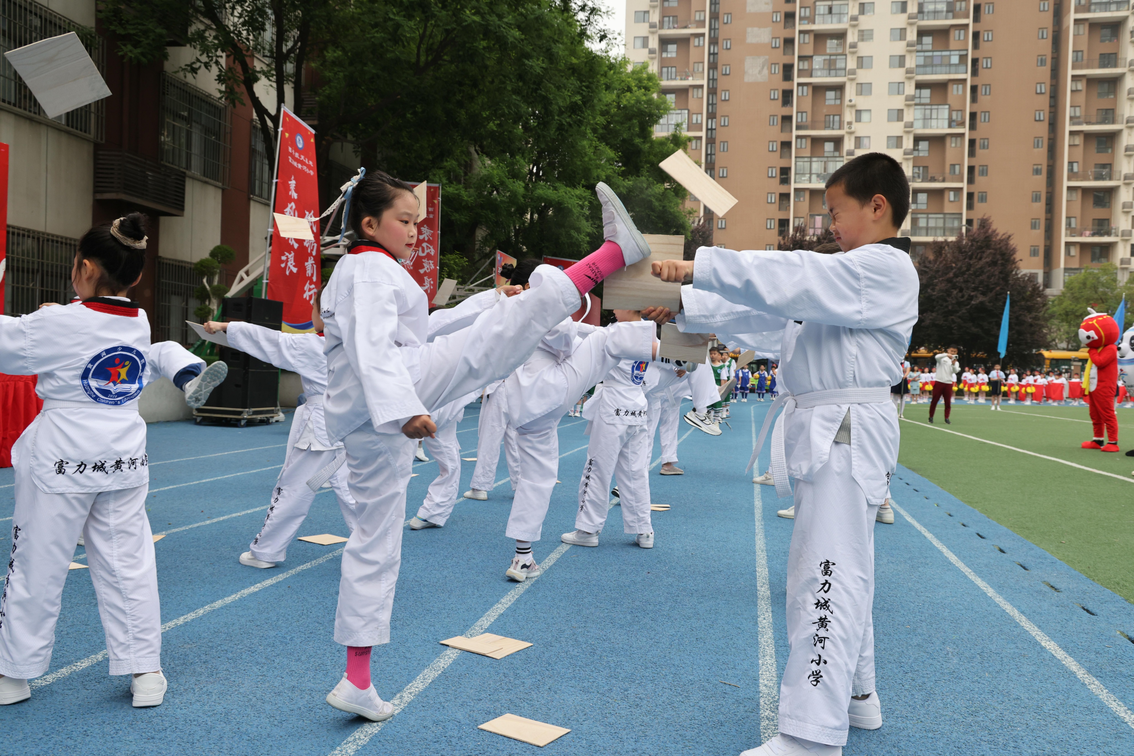 喜迎二十大做强国好少年,喜迎二十大做文明有礼好少年