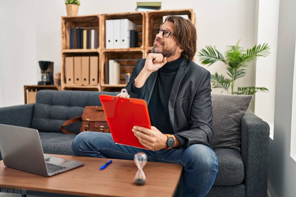 年轻人应该打工还是创业,年轻人该自己创业还是继续打工