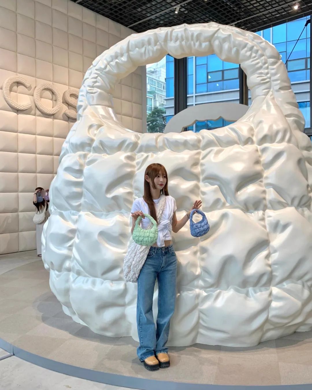 lv最大的贵妇包包,lv最大的斜挎包