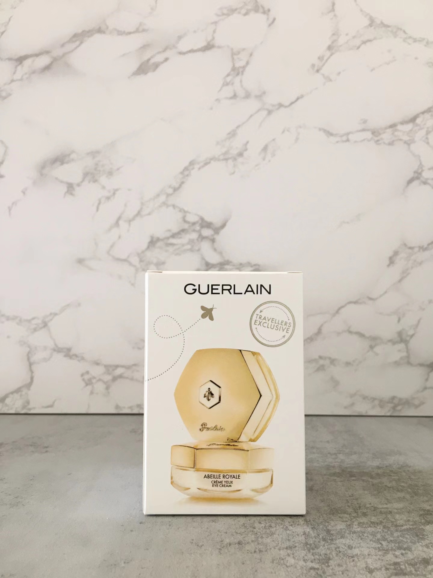 好的眼霜也需要有好的使用方法,眼睛紧致最好的眼霜