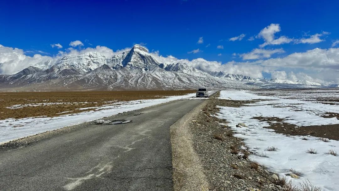 7月24日|浓浓援藏情，沪藏一家亲珠穆朗玛峰、扎什伦布寺9日“上海-日喀则”援藏旅游包机活动