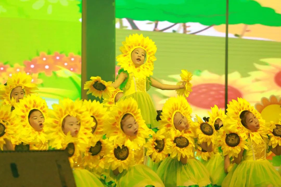 家校共育携手向前,家校社会共育共促成长