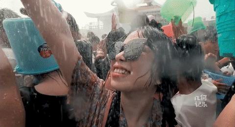 不用去云南可以过的泼水节,人生总要来云南过一次泼水节吧