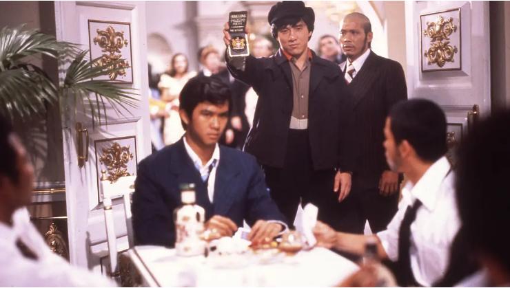 醒醒吧，没有了这一眼万年的“性感”，拯救香港电影就是自我欺骗