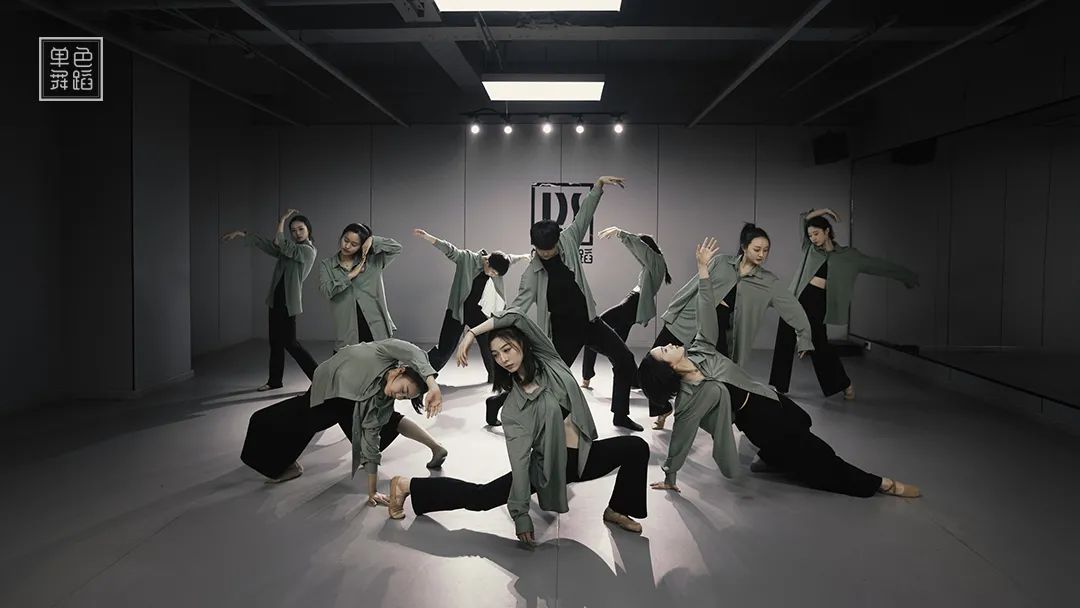 韩国舞团跳舞禁忌,跳舞三大禁忌动作