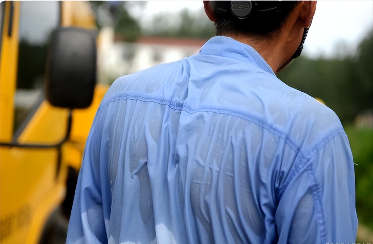 一吃辣就满头冒汗中医分析,动不动就流汗中医怎么治