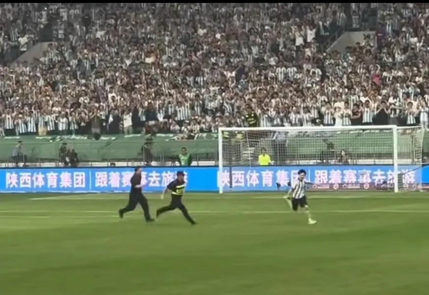 球迷的痴迷和狂热,球迷对球员的热爱