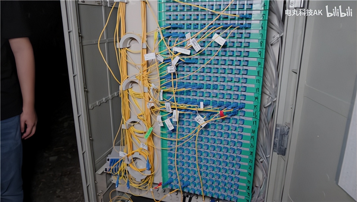 王思聪用amd处理器,王思聪电脑装了三个显卡